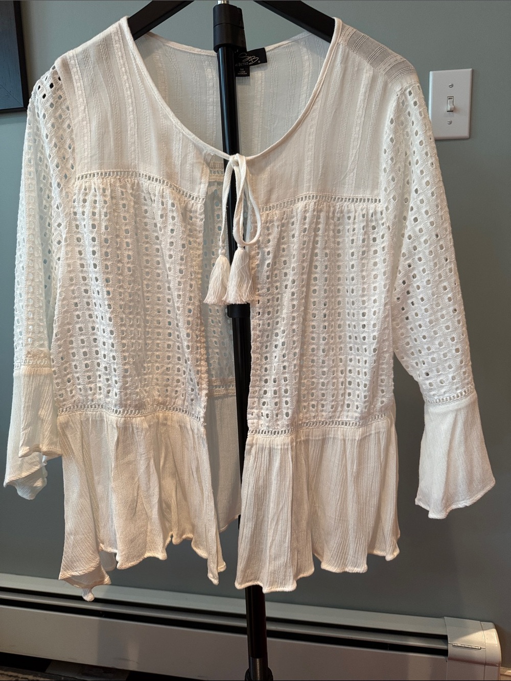 Suzanne Betro White  Tassel Tie Eyelet Cardigan Topper 3/4 sleeve  size Med BOHO